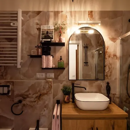 Amazhome - Il Rifugio Degli Artisti Rimini